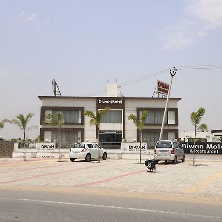 Diwan Hotel And Restaurant Surkhi 외부 사진
