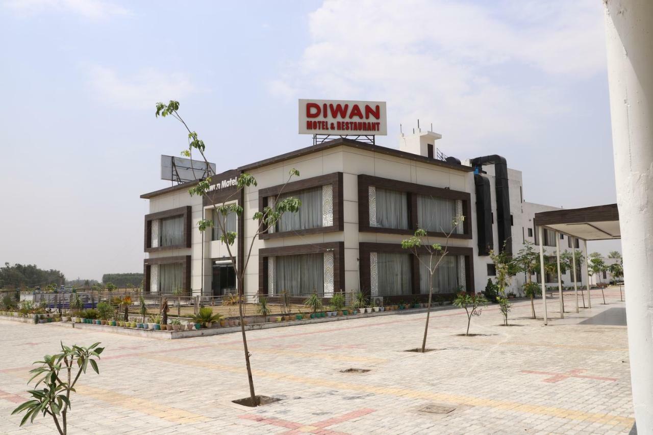 Diwan Hotel And Restaurant Surkhi 외부 사진
