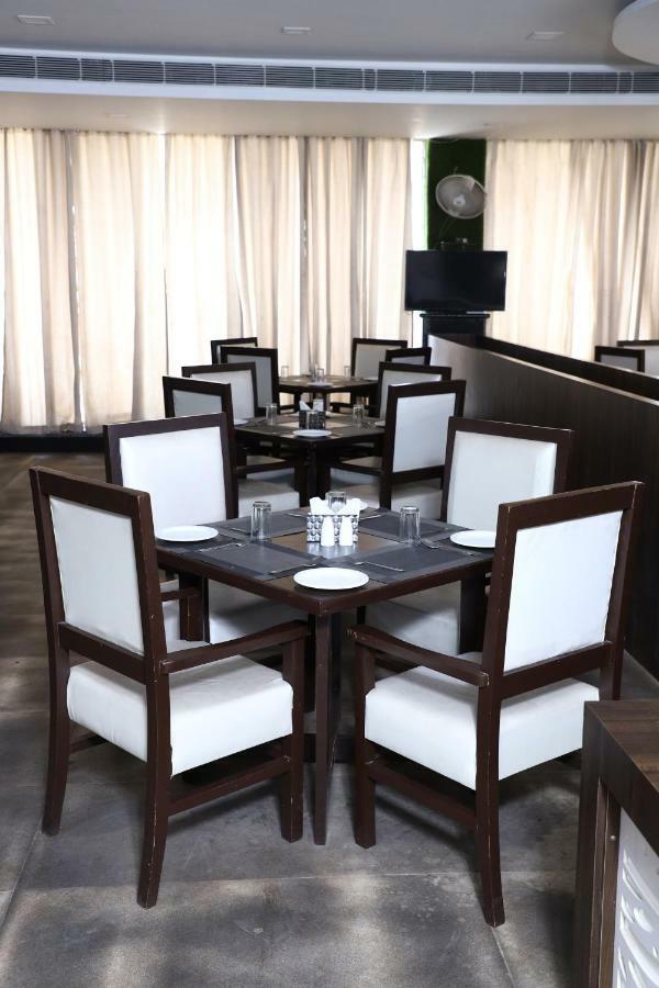 Diwan Hotel And Restaurant Surkhi 외부 사진